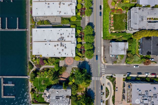 8 10th Avenue S, Kirkland, WA 98033