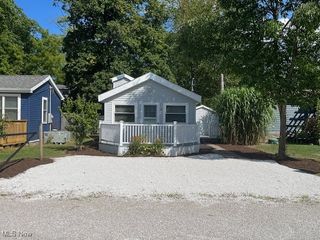 5825 Lake Road, Ashtabula, OH 44004