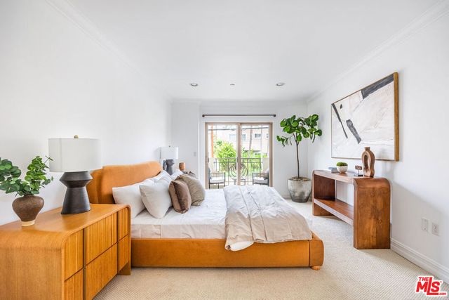 951 Granville Avenue 202, Los Angeles, CA 90049