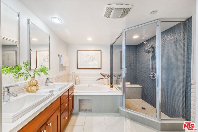 951 Granville Avenue 202, Los Angeles, CA 90049