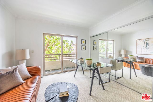 951 Granville Avenue 202, Los Angeles, CA 90049