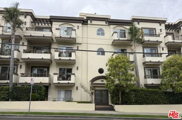 951 Granville Avenue 202, Los Angeles, CA 90049
