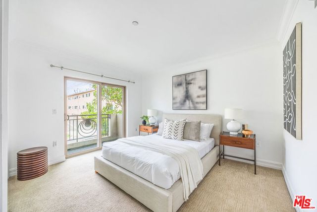 951 Granville Avenue 202, Los Angeles, CA 90049