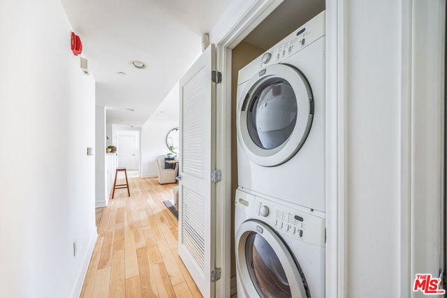 951 Granville Avenue 202, Los Angeles, CA 90049