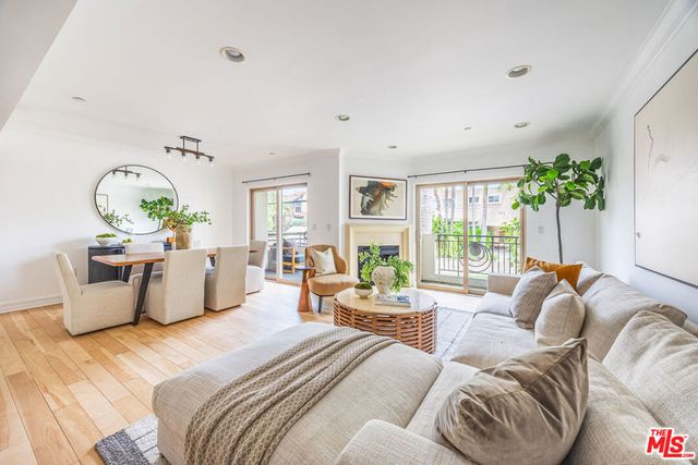 951 Granville Avenue 202, Los Angeles, CA 90049