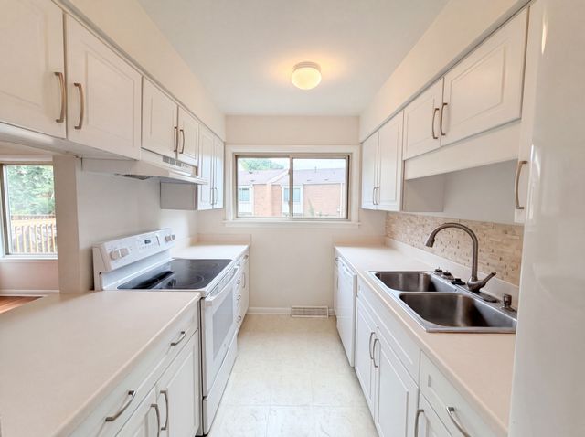 6924 Highland Park Dr, Nashville, TN 37205