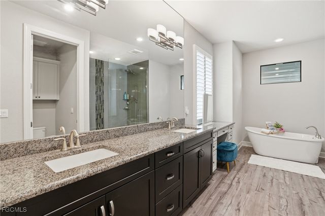 2728 SW 25th ST, Cape Coral, FL 33914