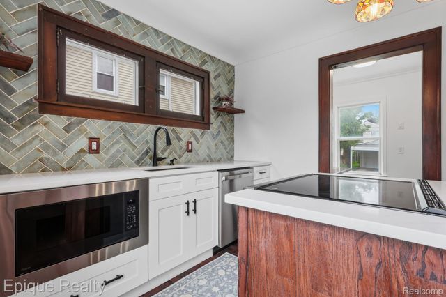 1010 Pearson Street, Ferndale, MI 48220