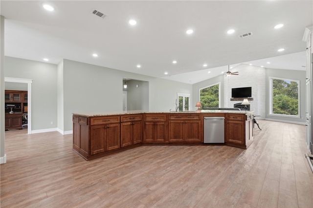 349 County Road 8491, Green Forest, AR 72638