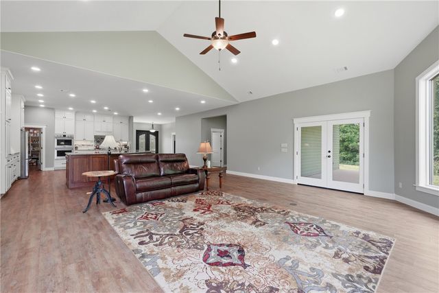 349 County Road 8491, Green Forest, AR 72638