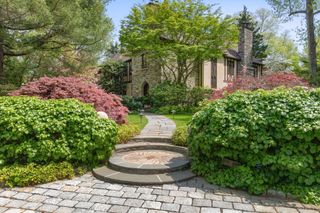 50 Hampshire Road, Bronxville, NY 10708