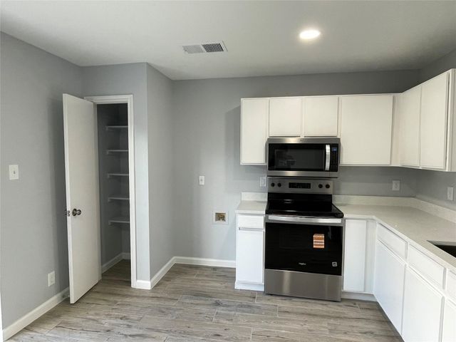 2911 Donnell DR, Round Rock, TX 78664