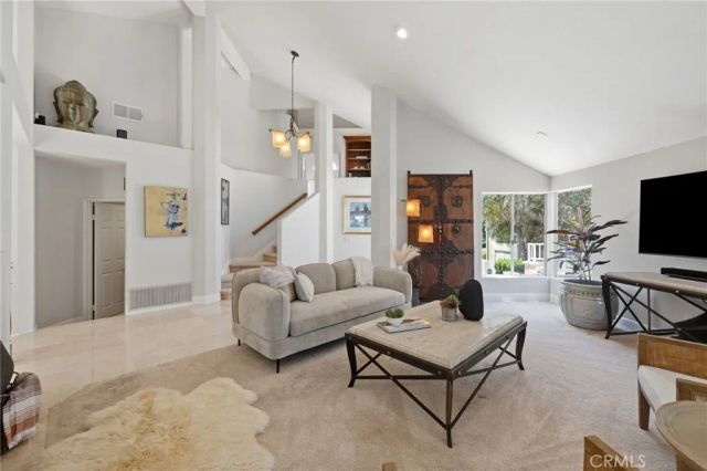 10 Toulon, Laguna Niguel, CA 92677