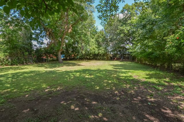 529 Lee Street, Cedar Hill, TX 75104