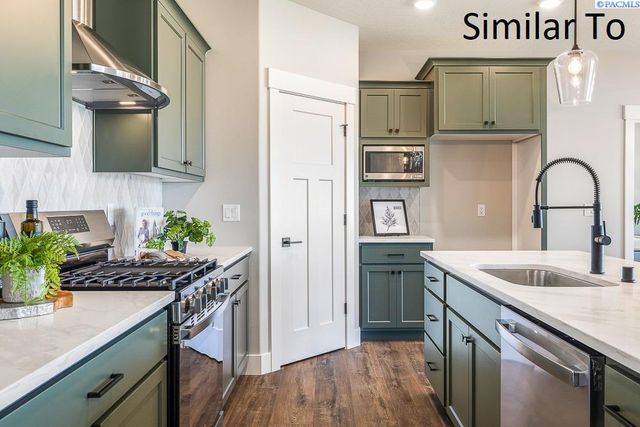 996 Miraflores Ave., West Richland, WA 99353