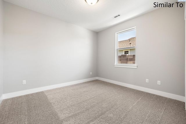 996 Miraflores Ave., West Richland, WA 99353