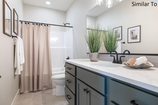 996 Miraflores Ave., West Richland, WA 99353