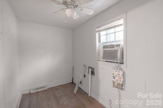 4430 W Tyvola Road, Charlotte, NC 28208