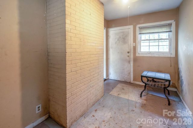 4430 W Tyvola Road, Charlotte, NC 28208