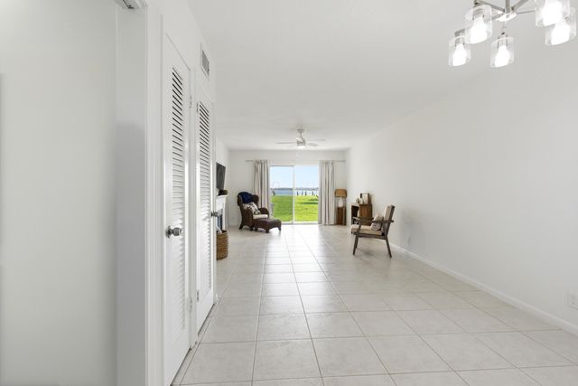 311 E Ocean Avenue 104, Lantana, FL 33462