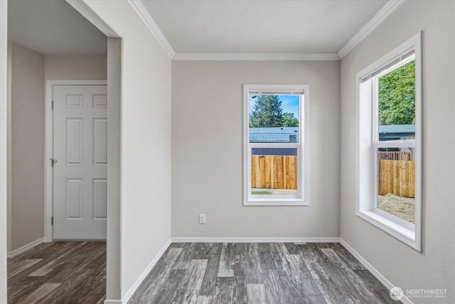 101 Sir Lancelot Drive, Castle Rock, WA 98611