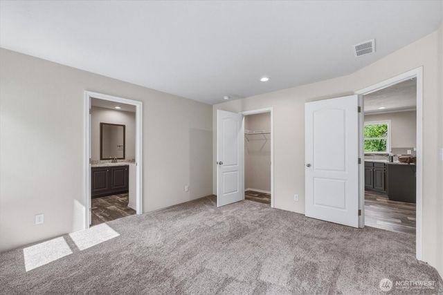 101 Sir Lancelot Drive, Castle Rock, WA 98611