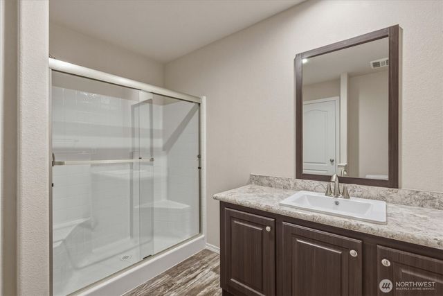 101 Sir Lancelot Drive, Castle Rock, WA 98611