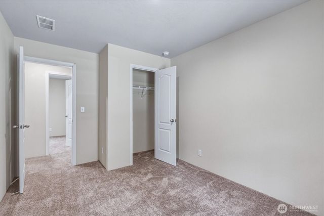 101 Sir Lancelot Drive, Castle Rock, WA 98611