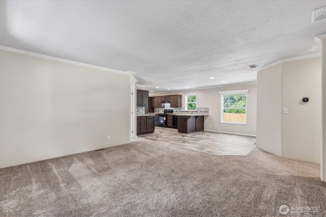 101 Sir Lancelot Drive, Castle Rock, WA 98611