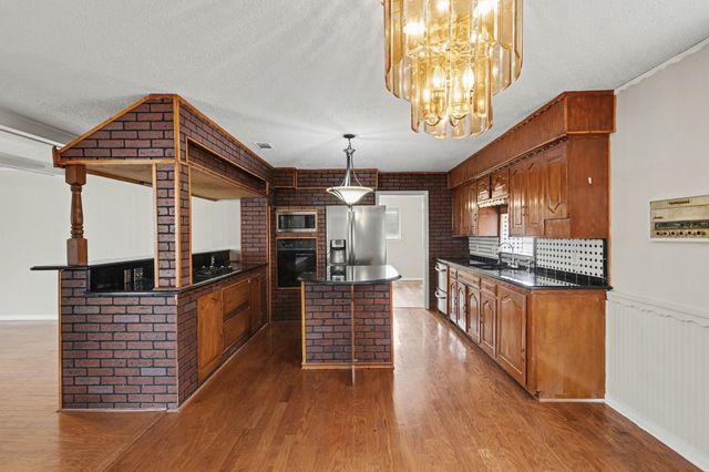 531 Brook Valley Lane, Dallas, TX 75232