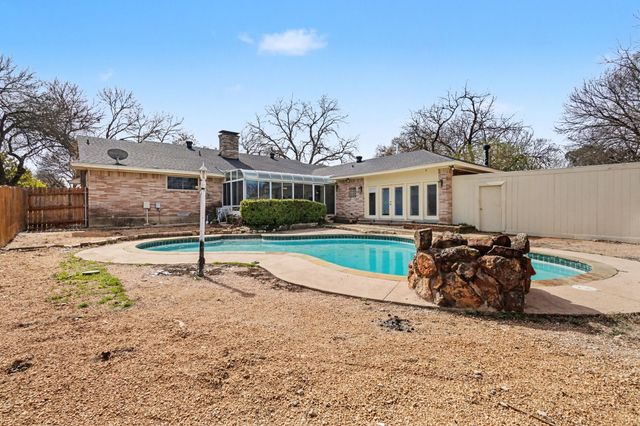 531 Brook Valley Lane, Dallas, TX 75232