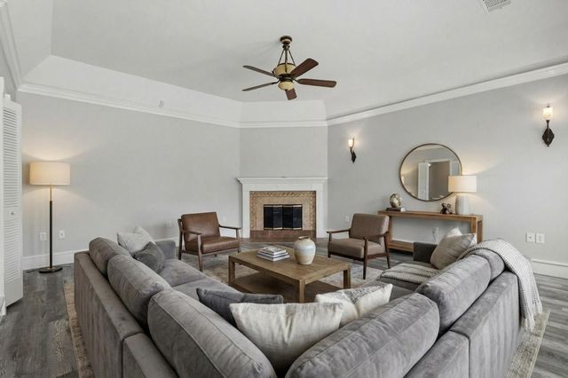 531 Brook Valley Lane, Dallas, TX 75232