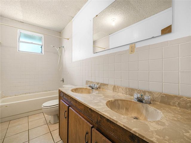 715 S SEMINOLE AVENUE, Fort Meade, FL 33841