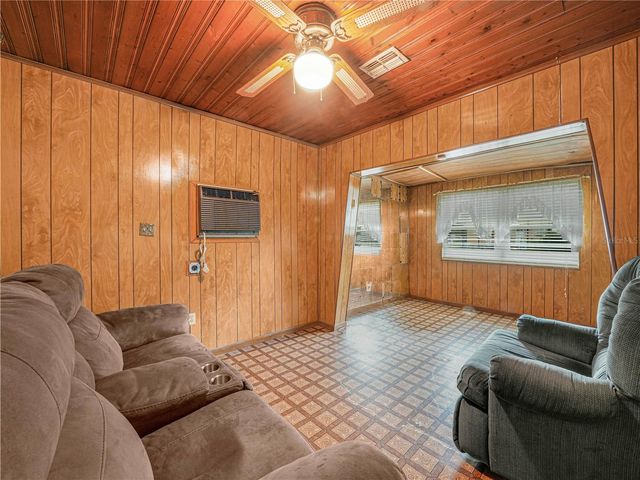 715 S SEMINOLE AVENUE, Fort Meade, FL 33841