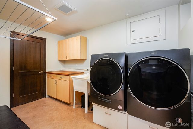 734 10th Avenue E, Seattle, WA 98102