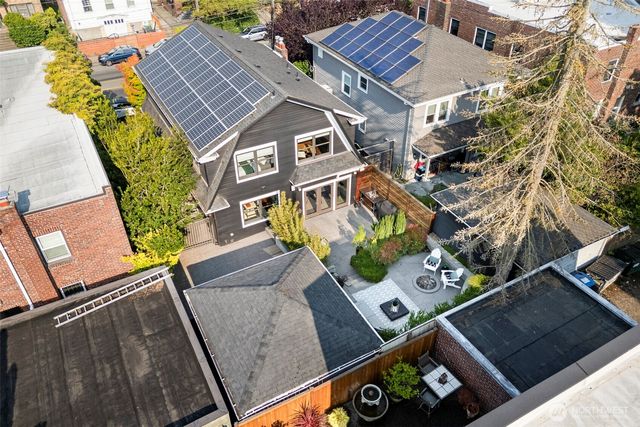 734 10th Avenue E, Seattle, WA 98102