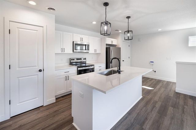 1802-1804 W Kyle Circle, Beloit, WI 53511