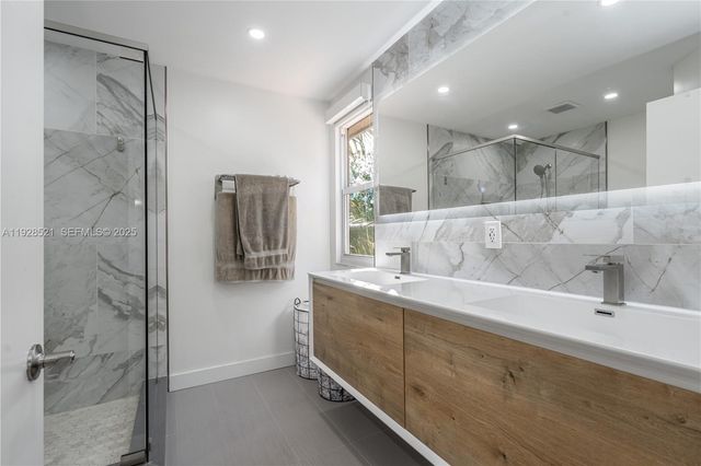 17676 SW 20th St, Miramar, FL 33029