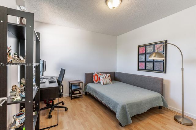 17676 SW 20th St, Miramar, FL 33029