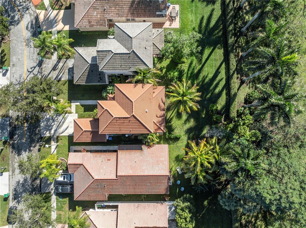 Image 25 of property listing at 17676 SW 20th St, Miramar, FL 33029