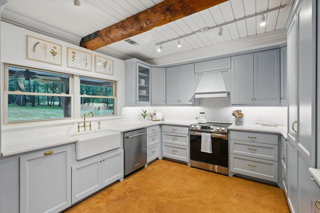 127 Pleasant Valley Lane, Weatherford, TX 76087