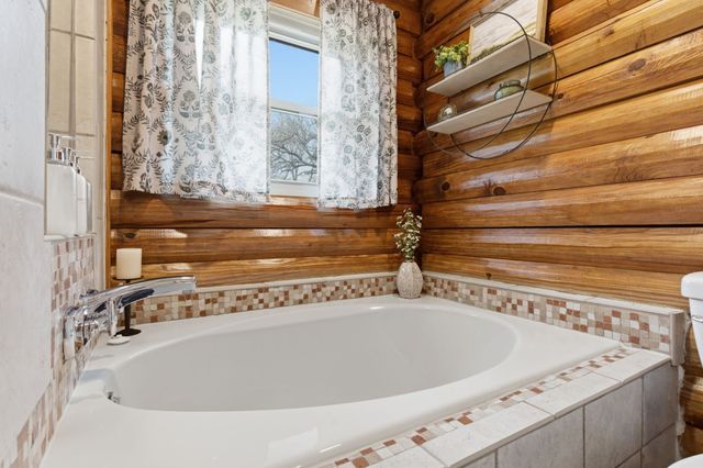 127 Pleasant Valley Lane, Weatherford, TX 76087