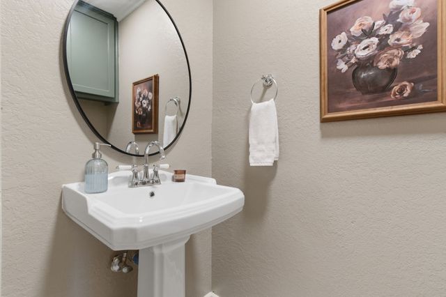 127 Pleasant Valley Lane, Weatherford, TX 76087