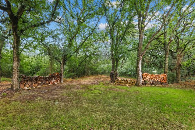 127 Pleasant Valley Lane, Weatherford, TX 76087