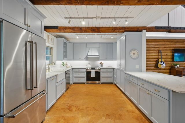 127 Pleasant Valley Lane, Weatherford, TX 76087