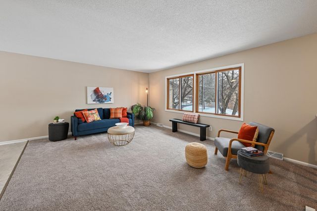 923 123rd Lane NW, Coon Rapids, MN 55448