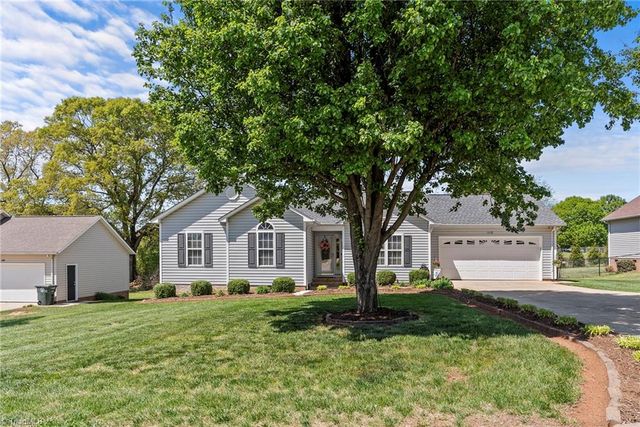 1478 Farmington Hills Drive, Conover, NC 28613