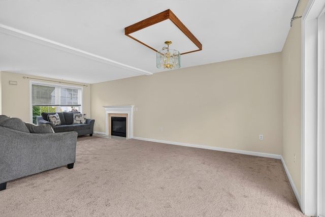 199 Heathrow, Manchester, NH 03104