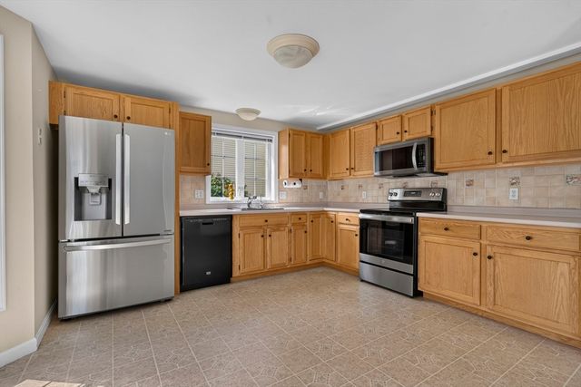 199 Heathrow, Manchester, NH 03104