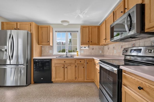 199 Heathrow, Manchester, NH 03104